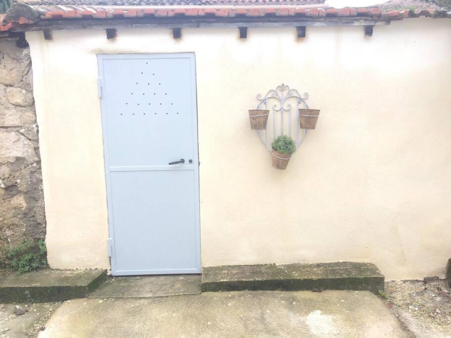 Au Calme Dans Le Centre Avec Terrasse Et Clim *