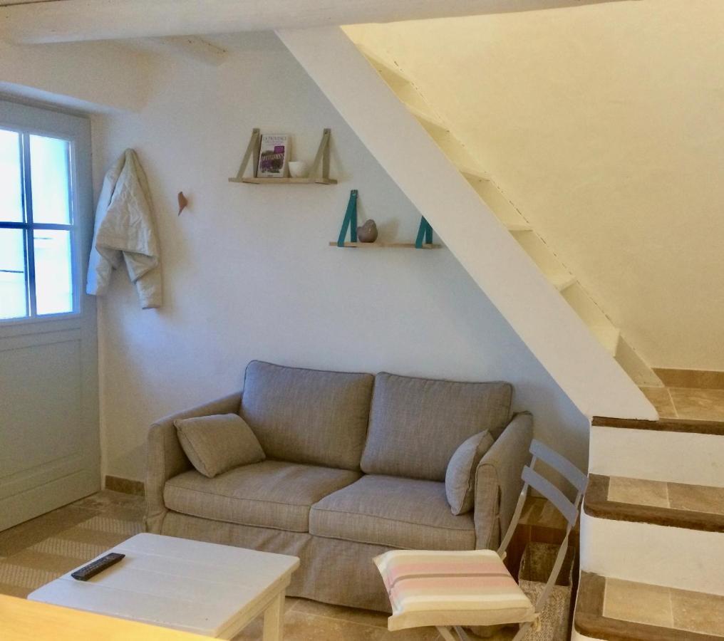 Au Calme Dans Le Centre Avec Terrasse Et Clim Appartement Saint-Rémy-de-Provence
